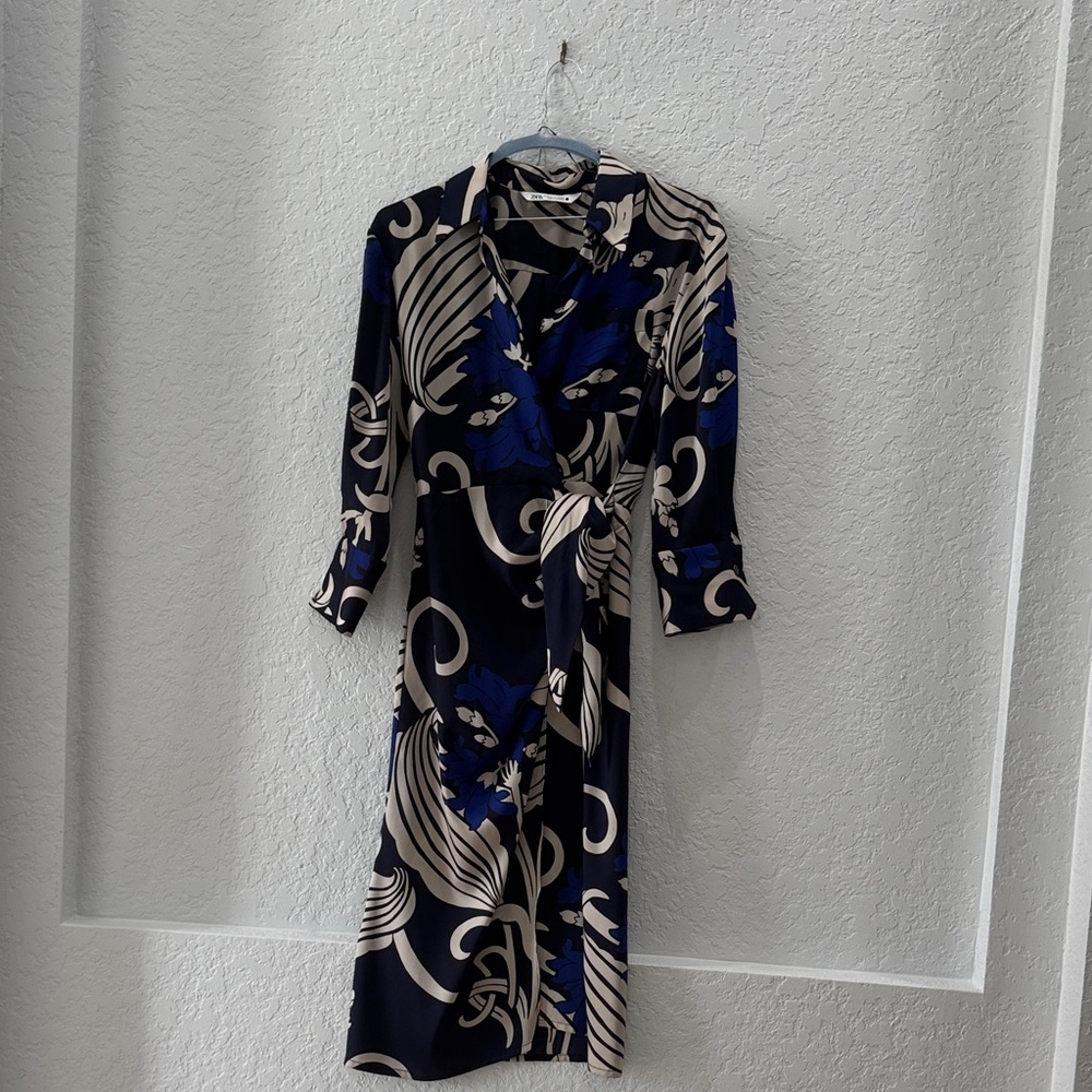 Zara Navy and Cream Long Sleeve Dress